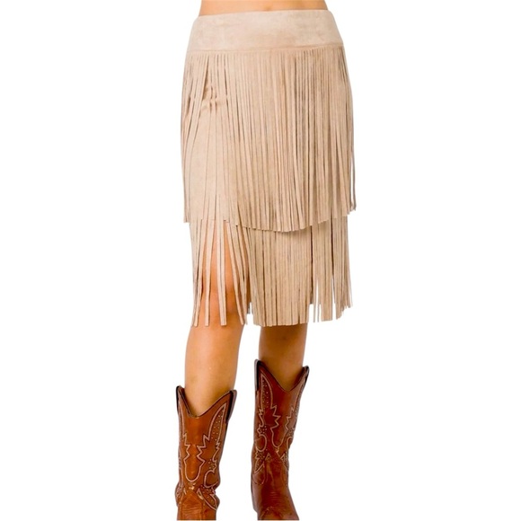 VOCAL Tiered Fringe Faux Suede Knee Length Skirt Size L Tan Western Boho NWT - Picture 1 of 13